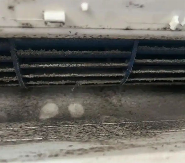 东阳空调吹的风有股烧焦味是怎么回事